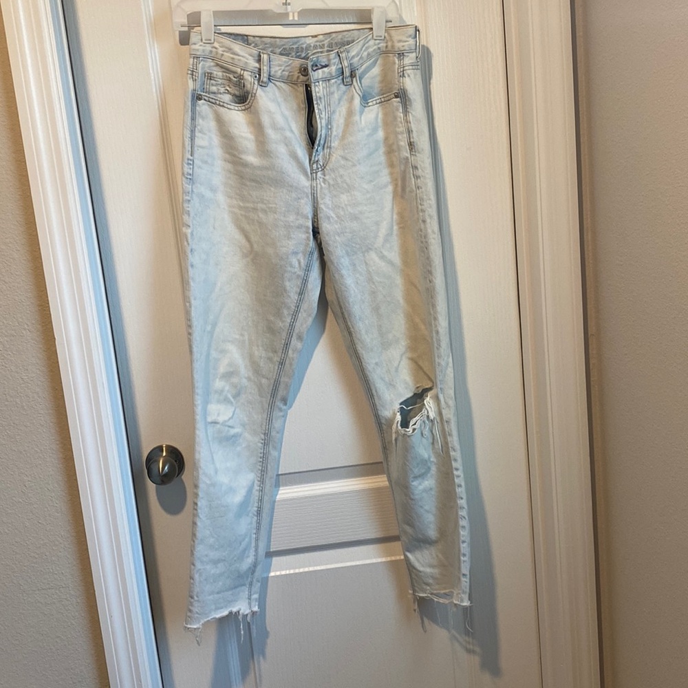 American Eagle Outfitters | Light Wash | High Rise | Straight